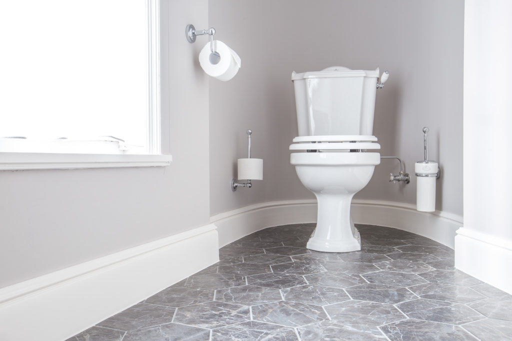 Hotel_de_Castillon_BE_20160919_Taps_baths_2038__SX118__SX118F_